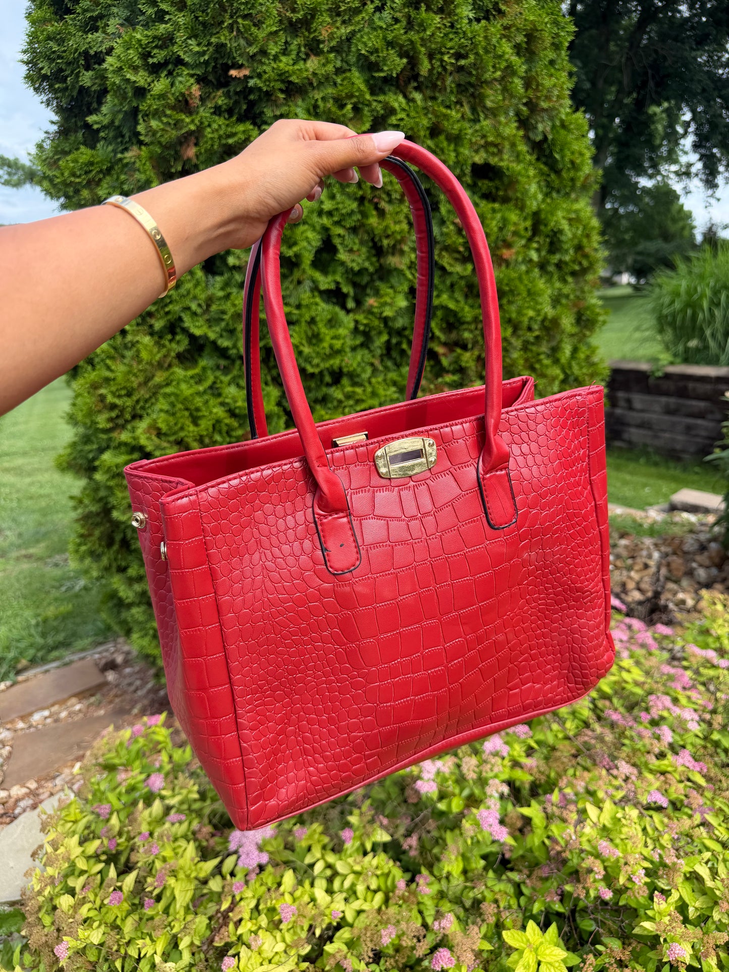 FREE LARGE TOTE BAG WHEN YOU SPEND $299 ( Add 1 Per Order Only )
