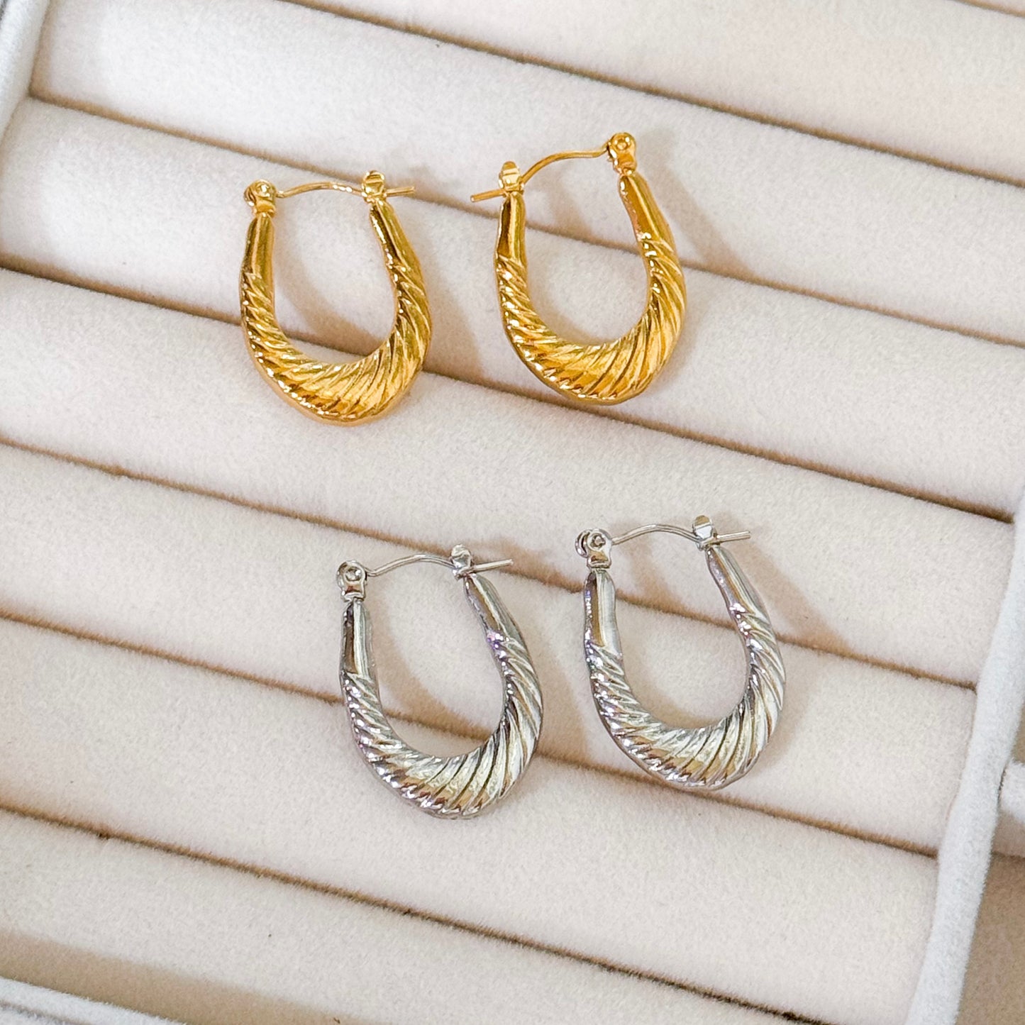 Croissant Small Hoop earrings ( Non-Tarnish ) | B-253