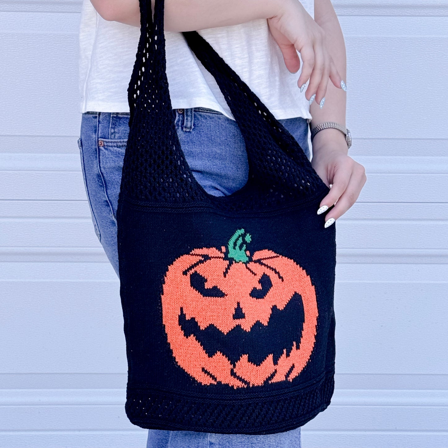 Pumpkin Grin Tote Bag