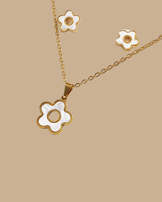 Open Daisy Necklace & Earrings