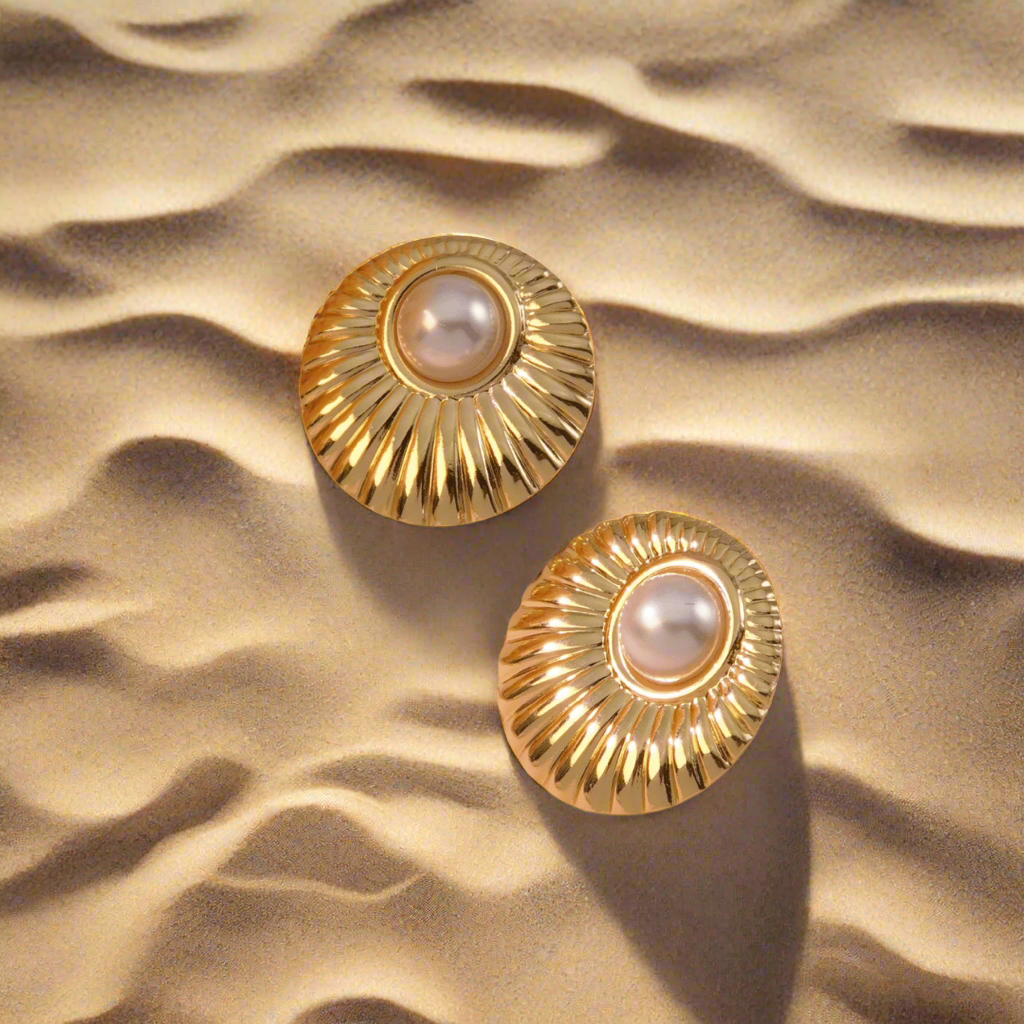 Isadora Pearl Stud Earrings