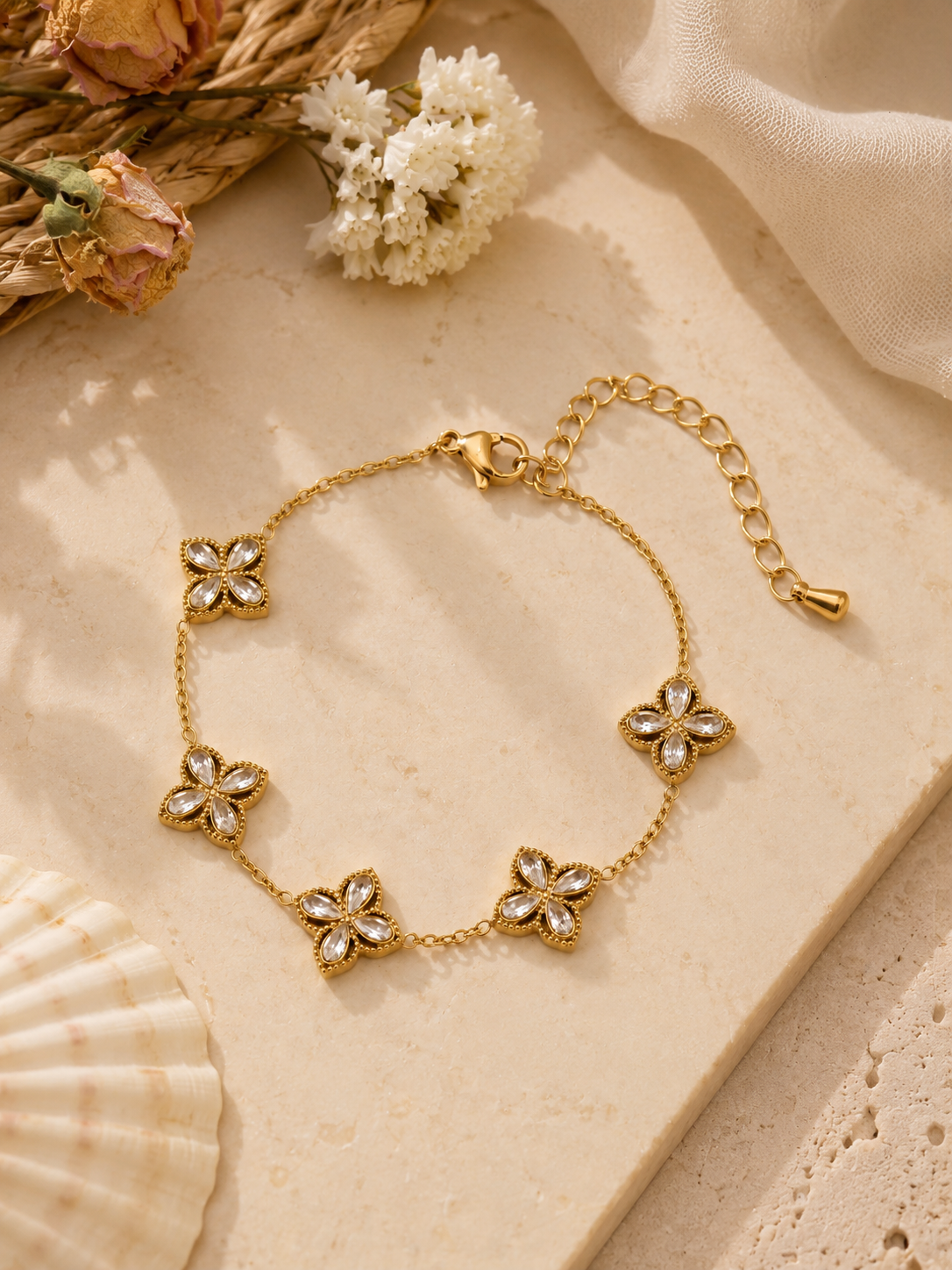 Minimalist Flower Bracelet | Tarnish Resistant