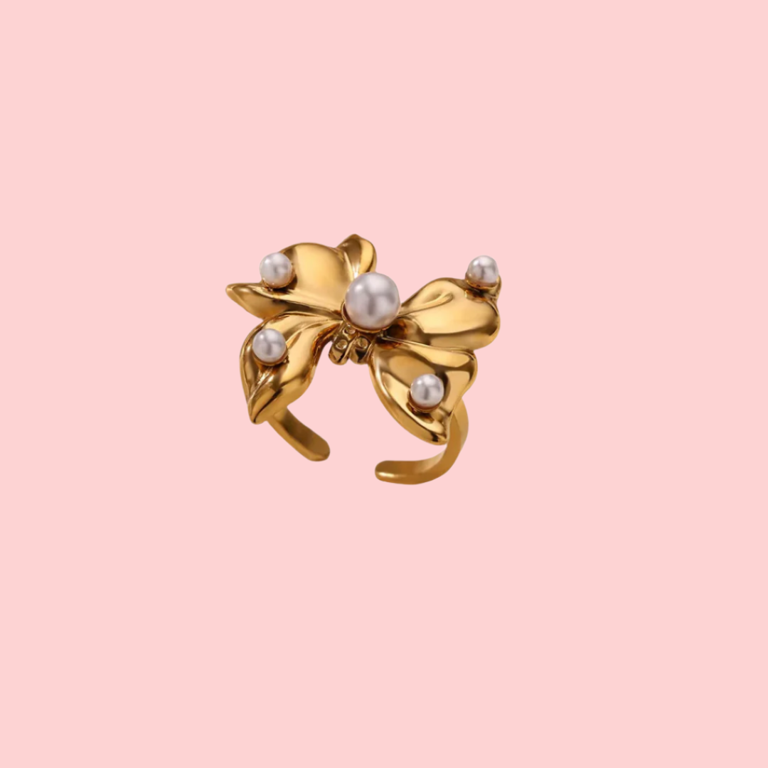 Coquette Pearl ring - Tarnished Resistant