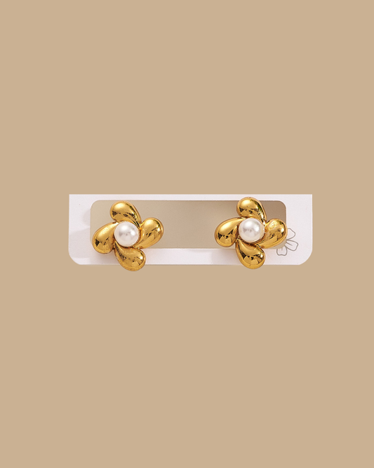 Small Pearl Flower Stud Earrings
