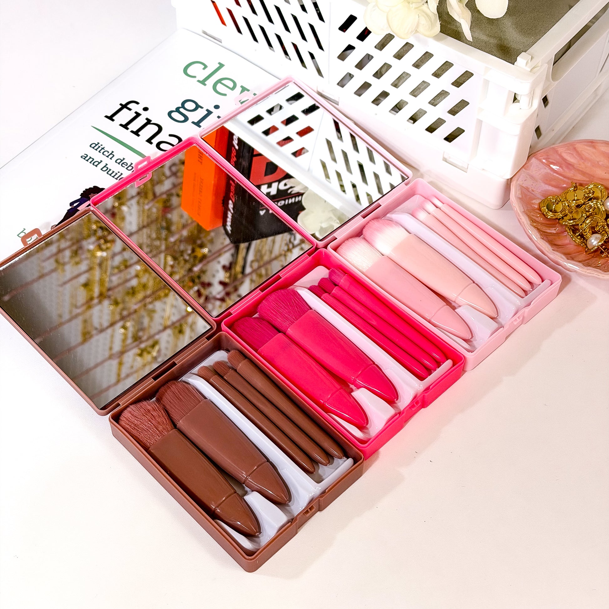 Mini Portable Makeup Brush Set With Mirror