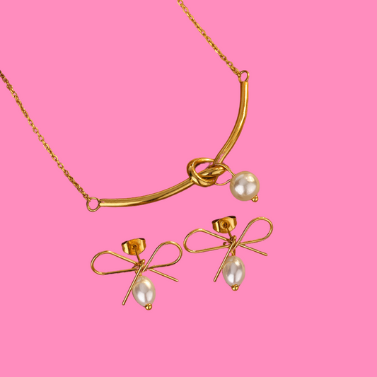 Perlie Necklace & Earrings