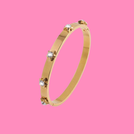 Elle Bangle