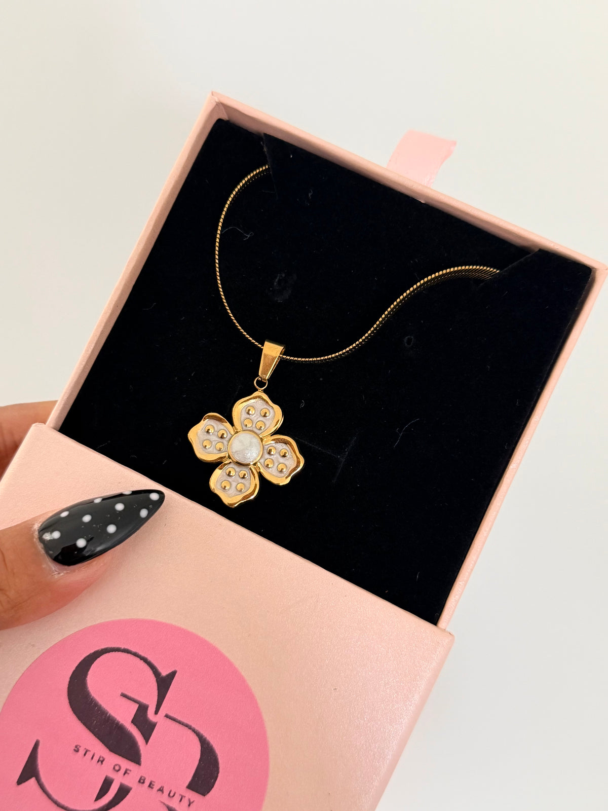 Vintage Floral Pendant Necklace