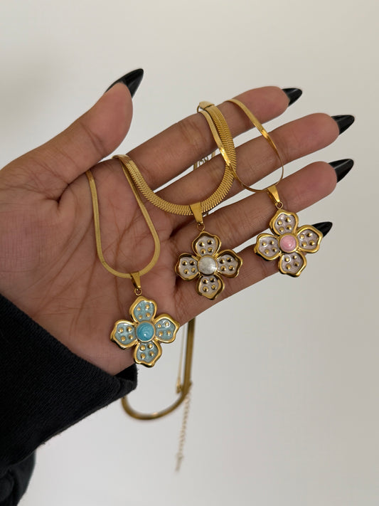 Vintage Floral Pendant Necklace