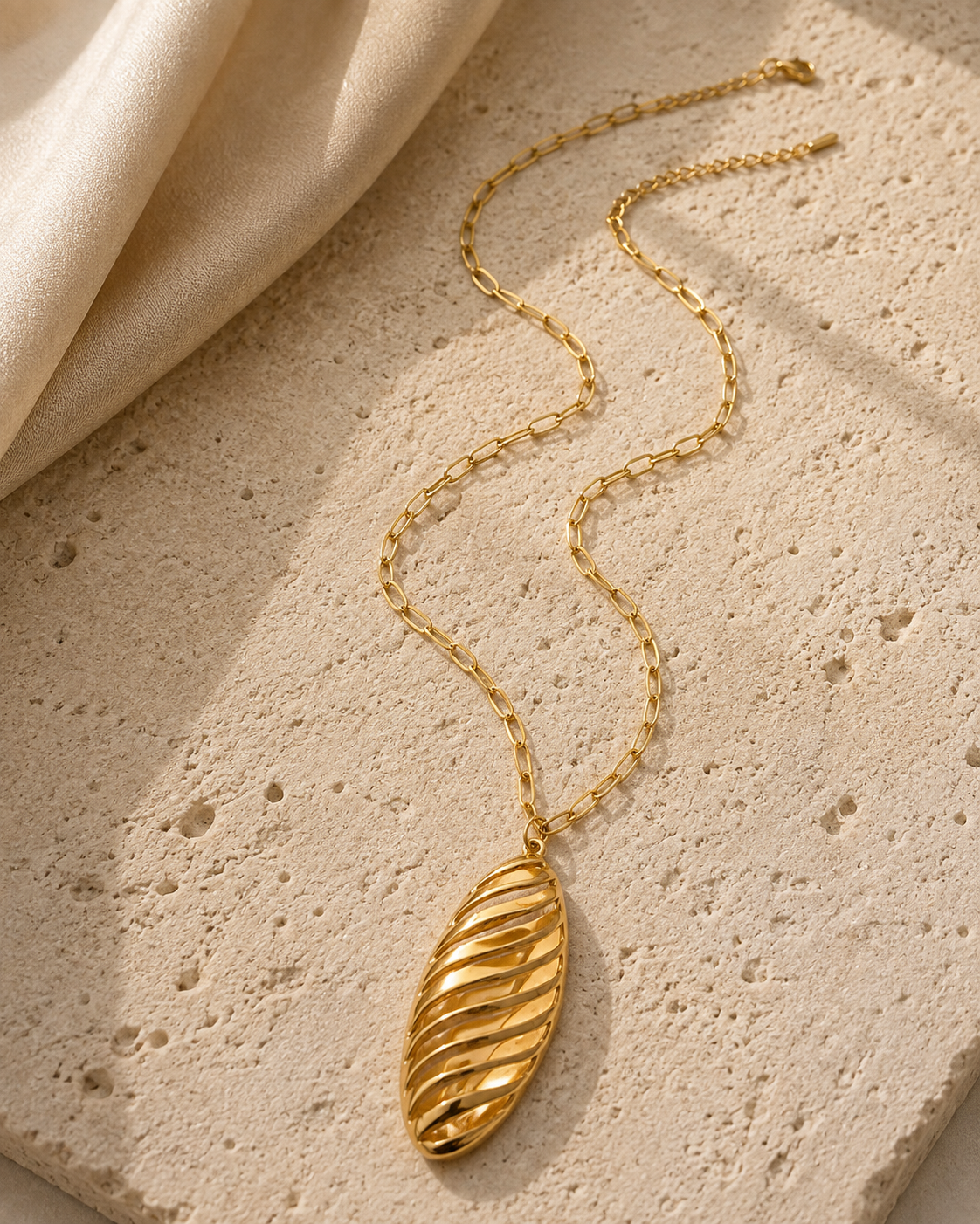 The Harper Gold Oval Necklace-A328