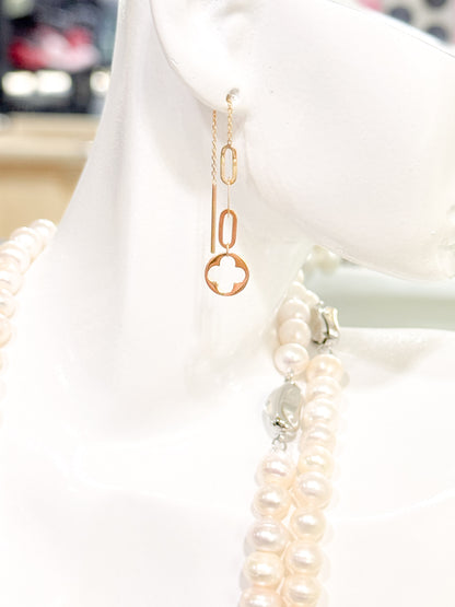 18K Gold Daisy Dangling Earrings