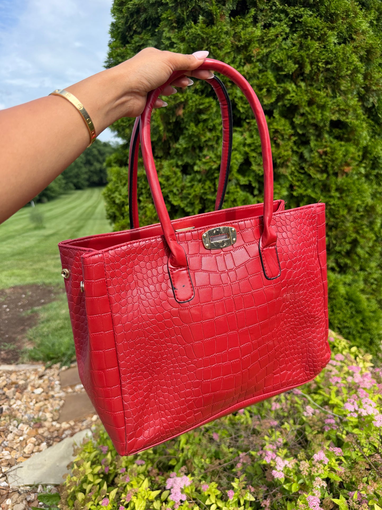 FREE LARGE TOTE BAG WHEN YOU SPEND $299 ( Add 1 Per Order Only )