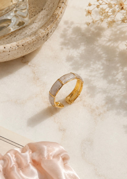 Luna Shell Adjustable Ring | Tarnish Resistant B-11