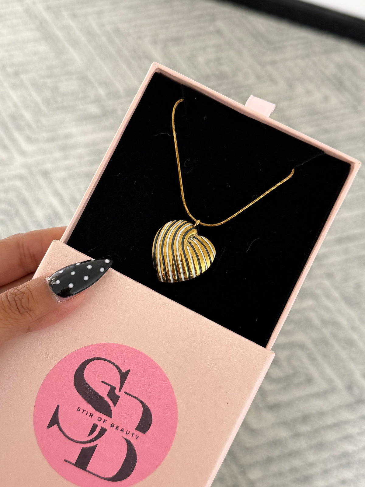 Ribbed Heart Pendant Necklace