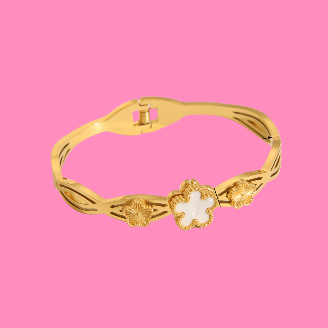 Pearl Clover Bangle
