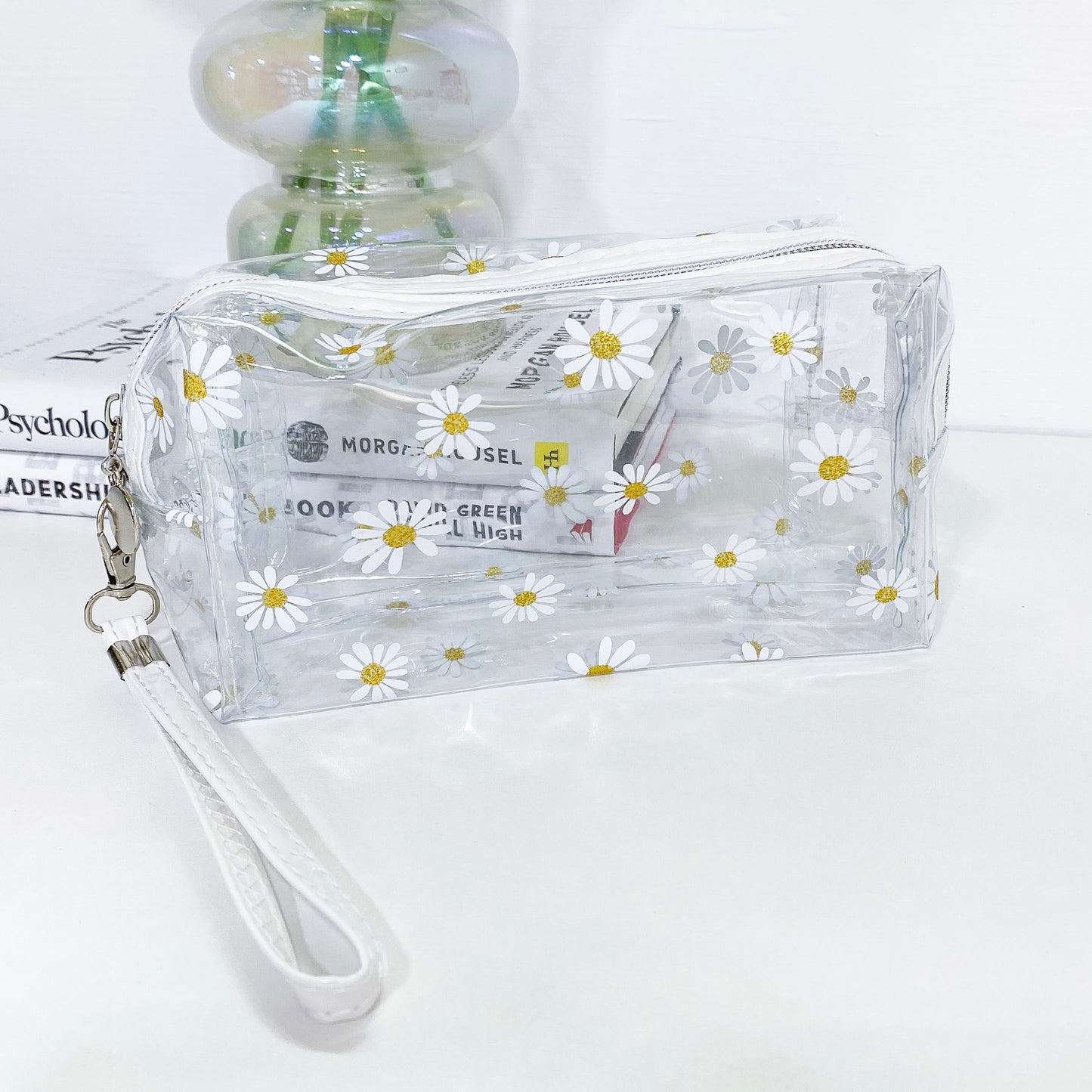 WRISTLET DAISY MAKEUP BAGS (   5 Color Available  )