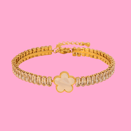 Daisy Pearl Bracelet